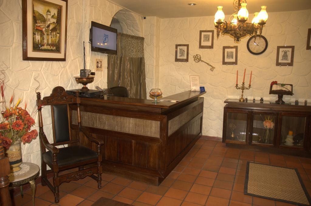 Hotel Quito Antiguo Buitenkant foto