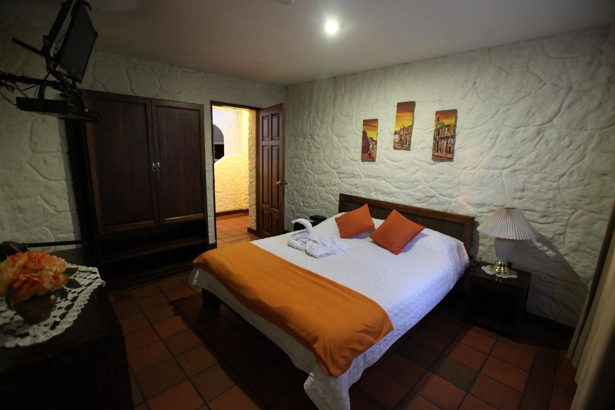 Hotel Quito Antiguo Buitenkant foto